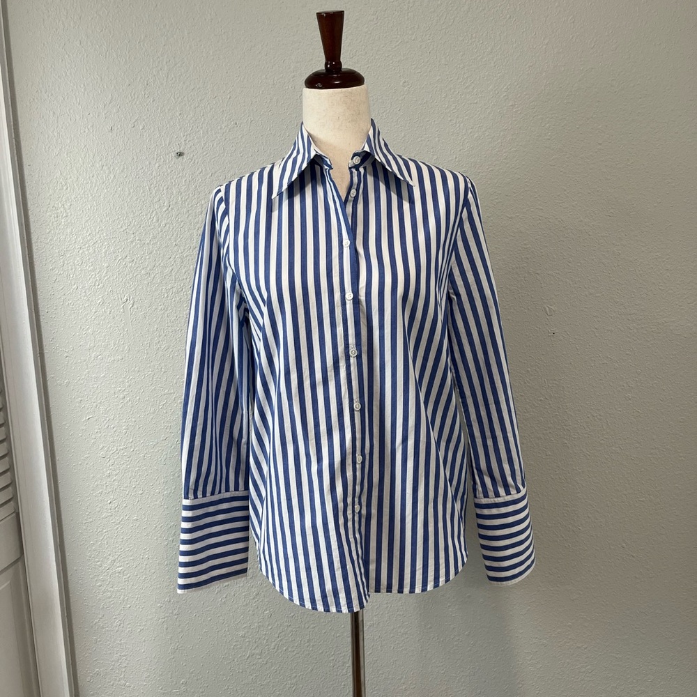 Banana Republic Blue and White Striped Button Down Shirt Size XS - Picture 2 of 6